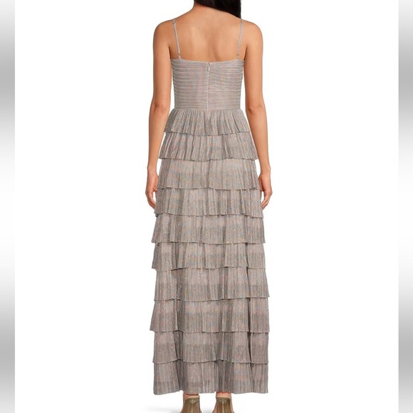 NWT Gianni Bini
Grace Metallic Plisse Sweetheart Neck Cut-Out Tiered Dress - Picture 2 of 11